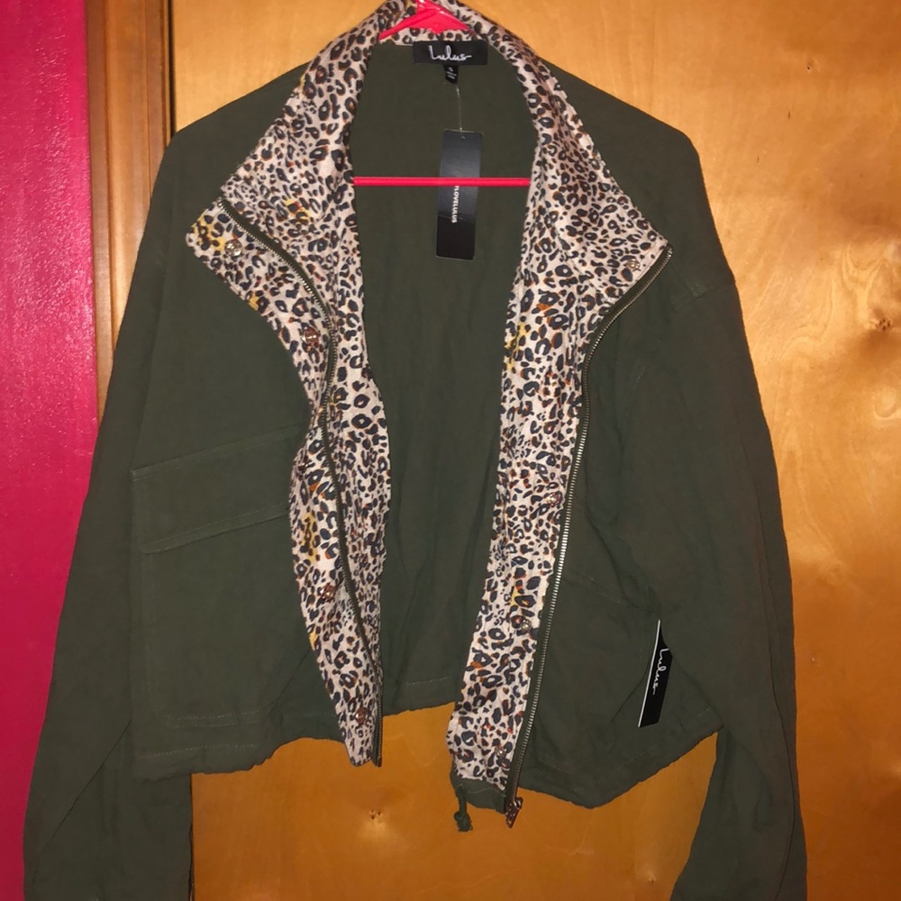 Lulu’s olive green crop jacket